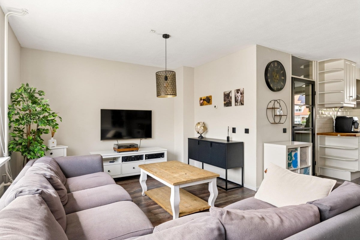 Tussenwoning te koop: Geleenstraat 9, Almere
