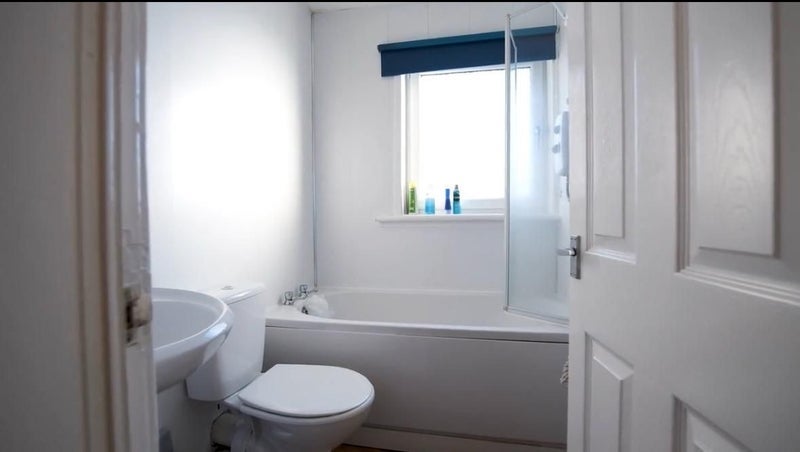Room Kilmarnock Road in Glasgow