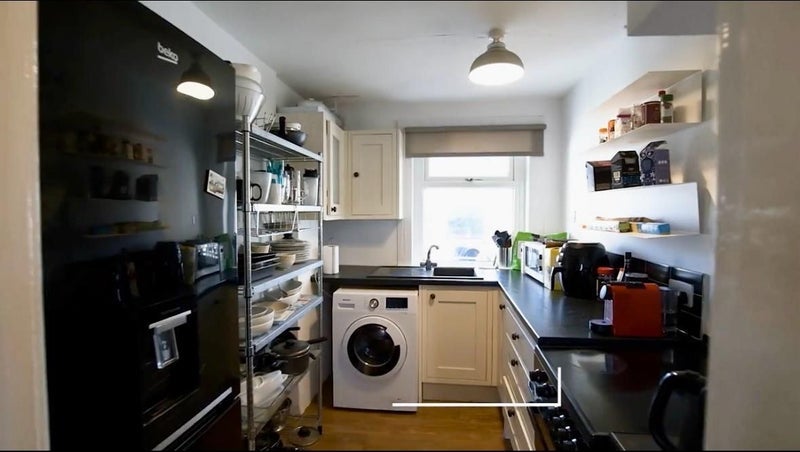 Room Kilmarnock Road in Glasgow