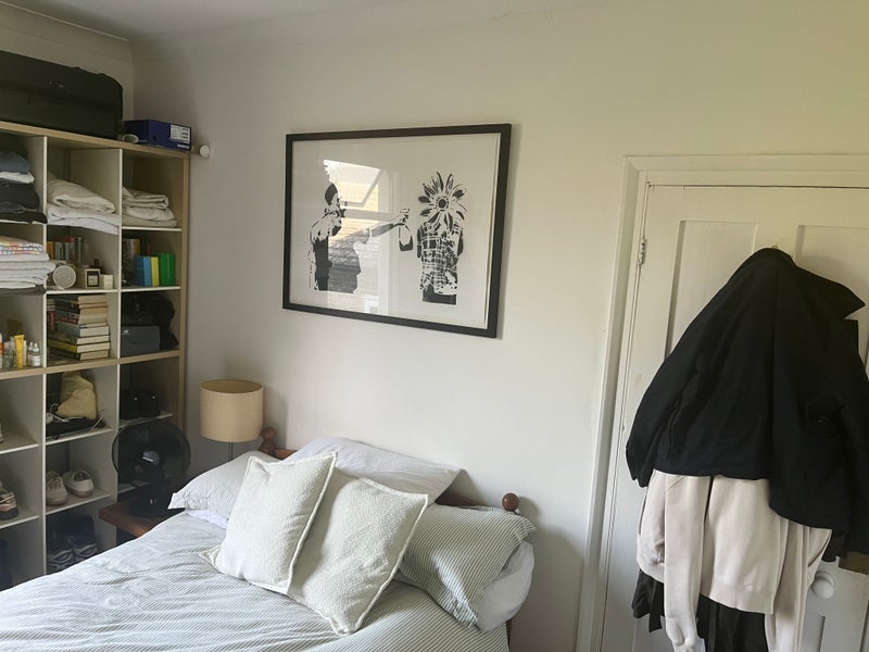 Room Hoe Street in Greater London