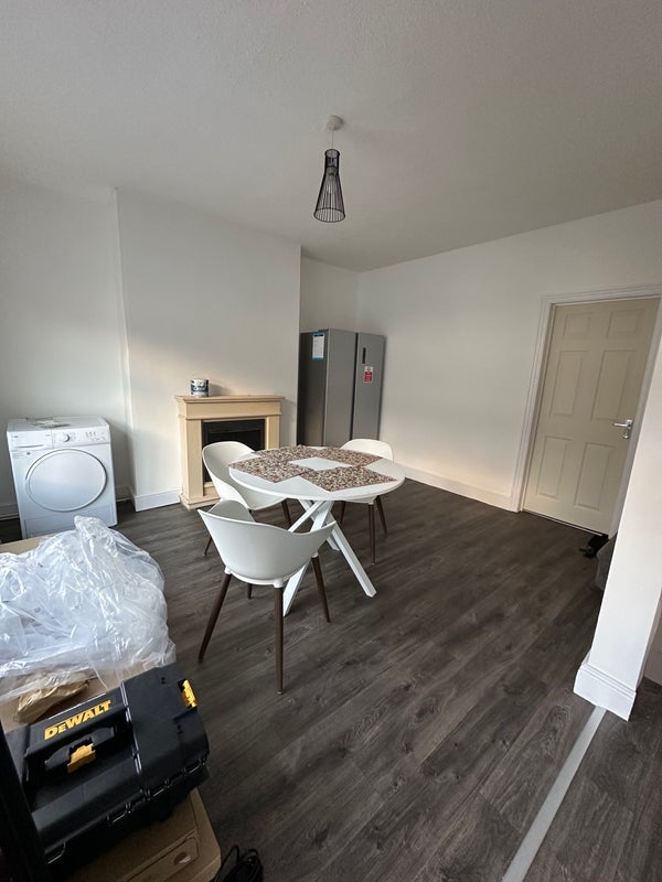 House Fifth Avenue in Mansfield Woodhouse