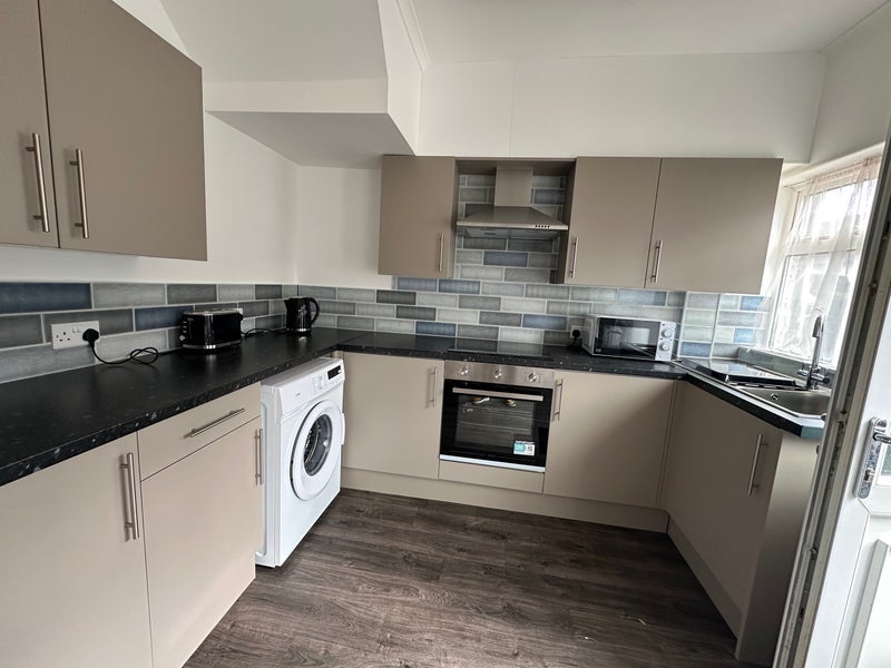 House Fifth Avenue in Mansfield Woodhouse