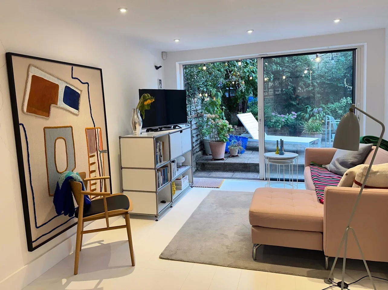 Flat Mervan Road in Greater London