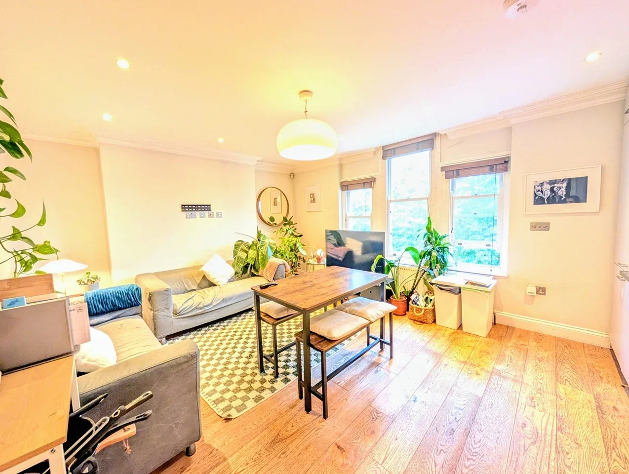 Flat St Mark's Rise in Greater London