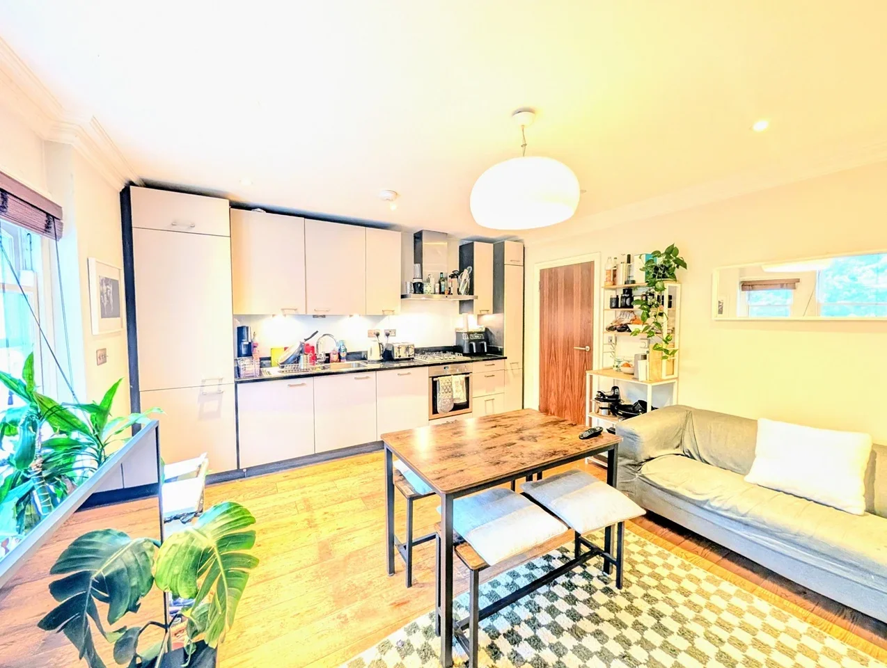 Flat St Mark's Rise in Greater London