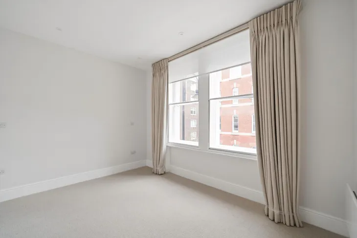 Flat Pont Street in Greater London