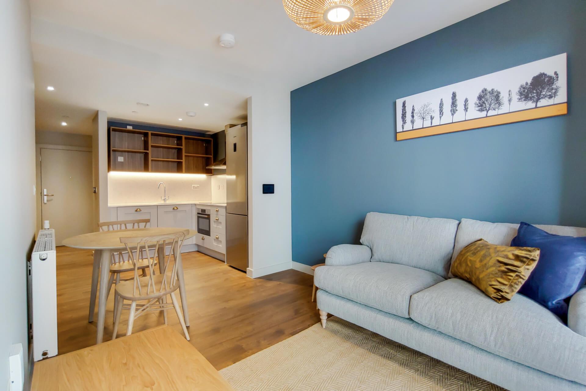 Flat Weaver Walk in Greater London