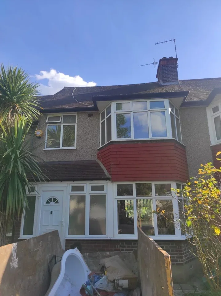 House Whitton Avenue East in Greater London