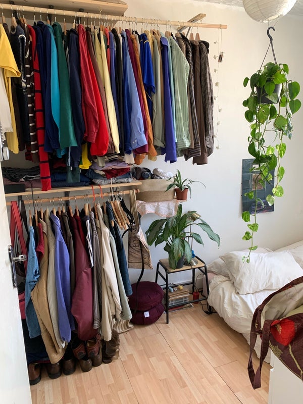 Room Warren Road in Greater London