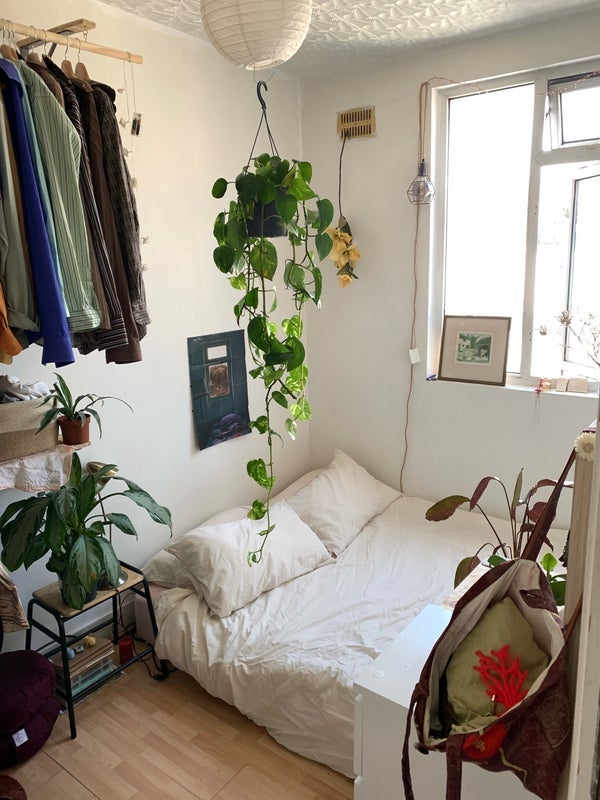 Room Warren Road in Greater London