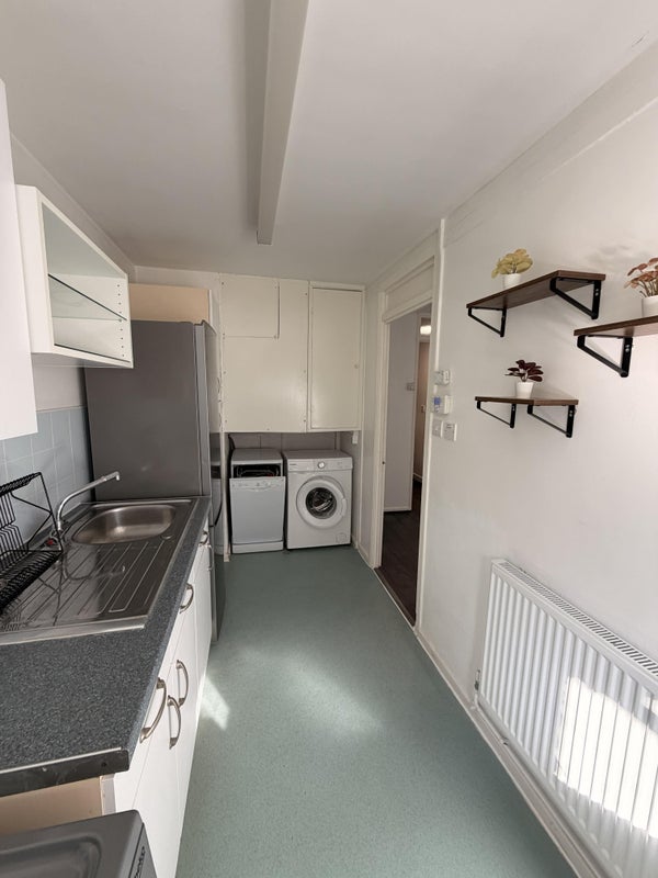 Flat Wesley Close in Greater London