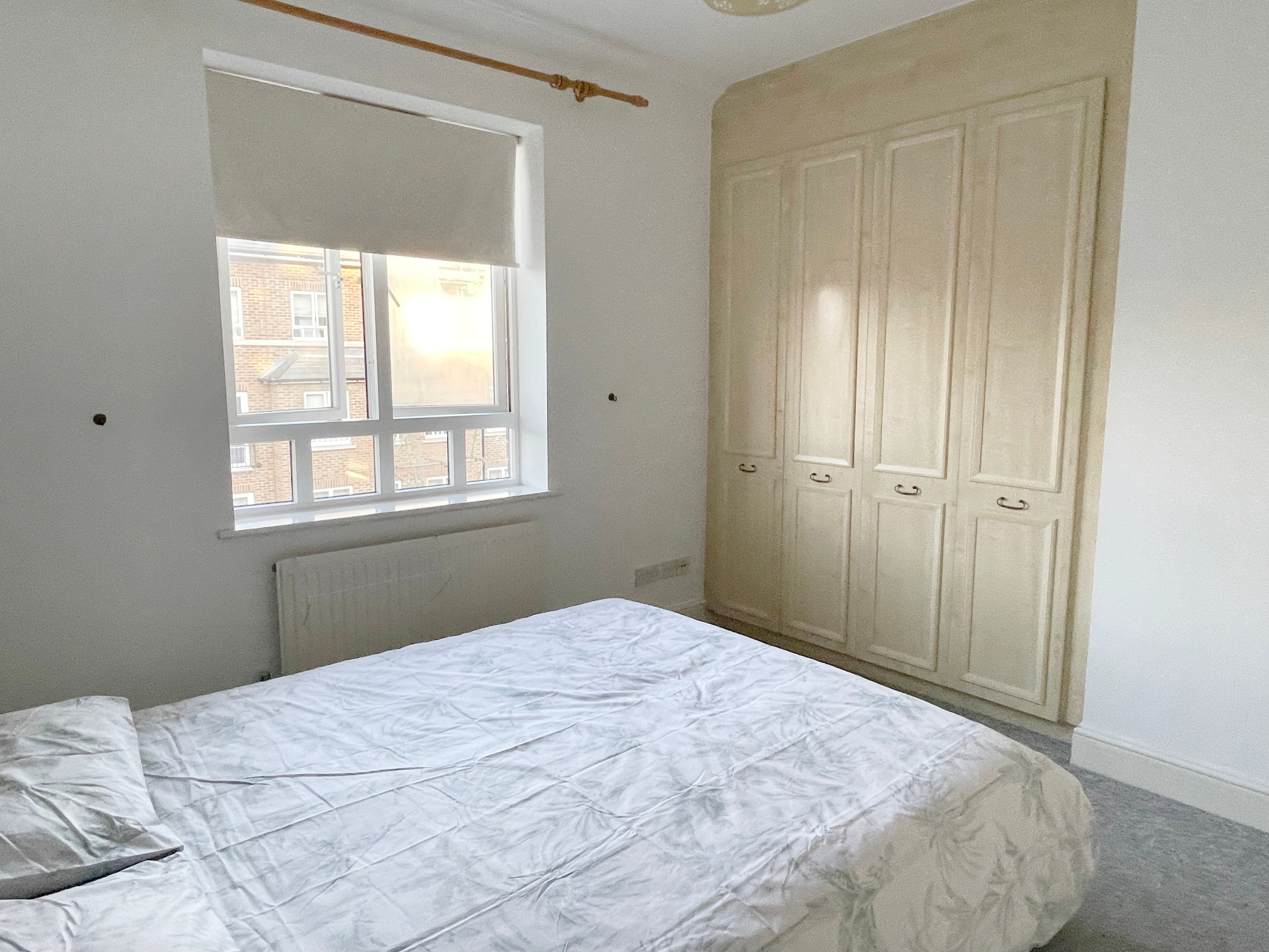 Flat May Bate Avenue in Greater London