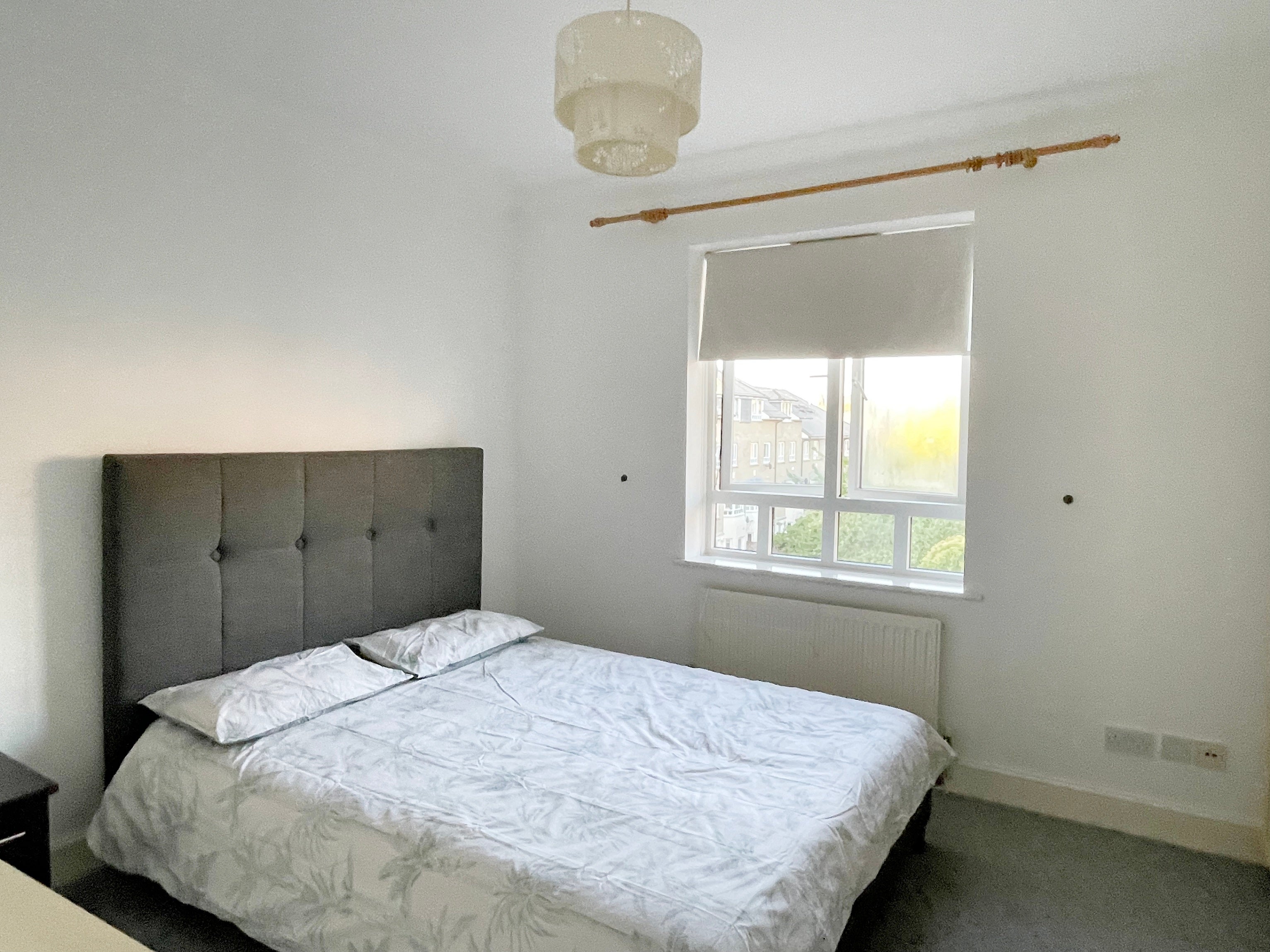 Flat May Bate Avenue in Greater London