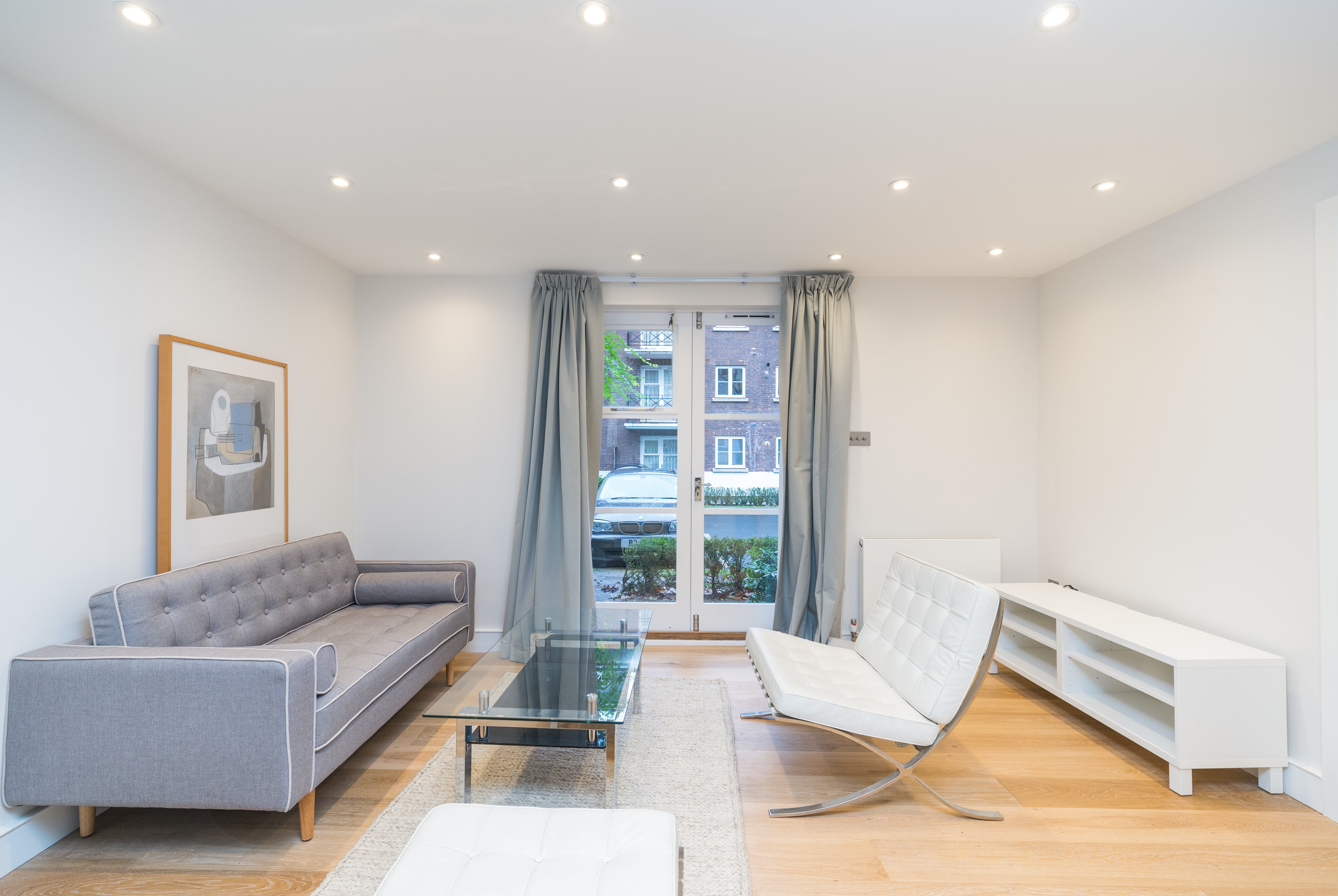 Flat Seagrave Road in Greater London
