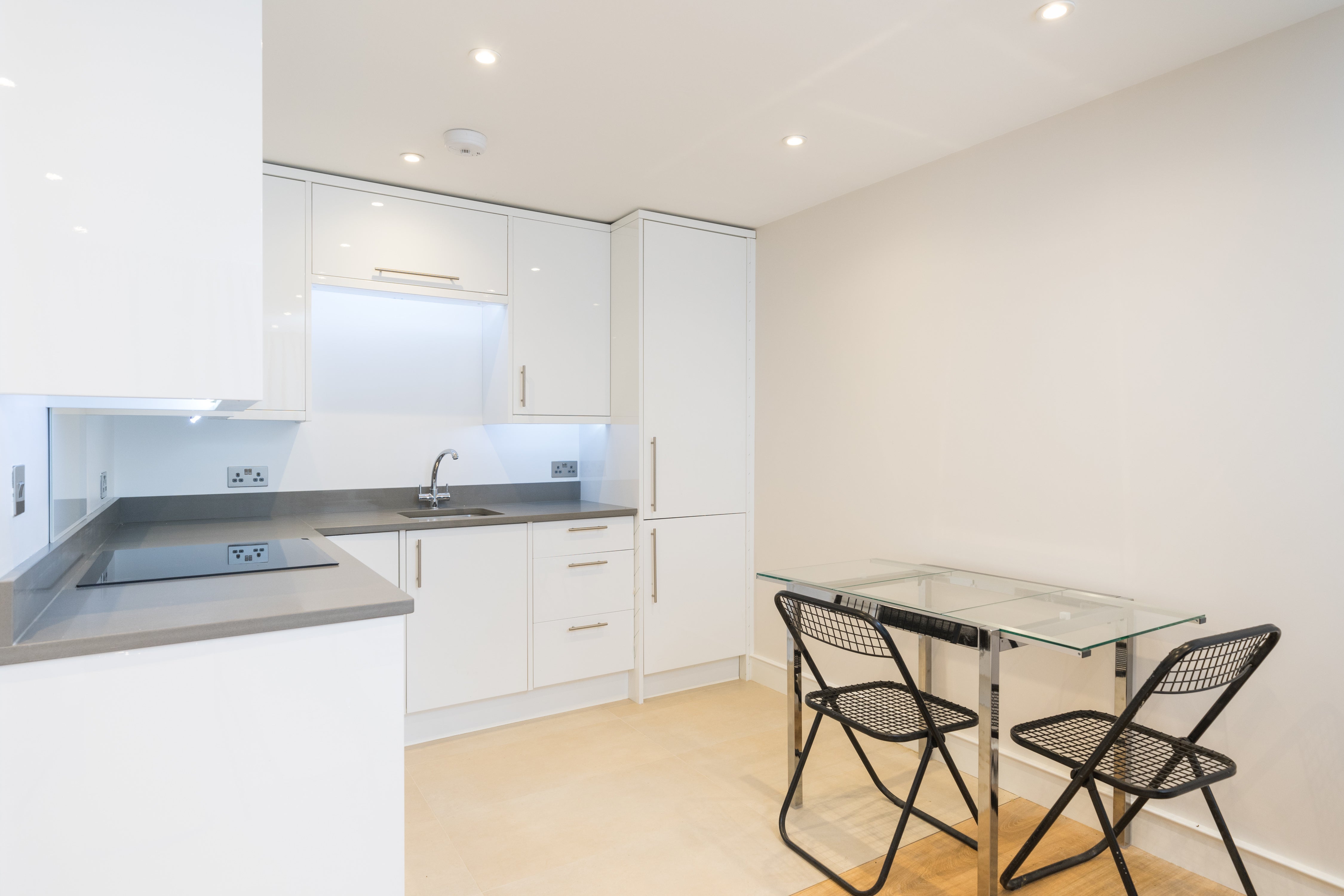 Flat Seagrave Road in Greater London