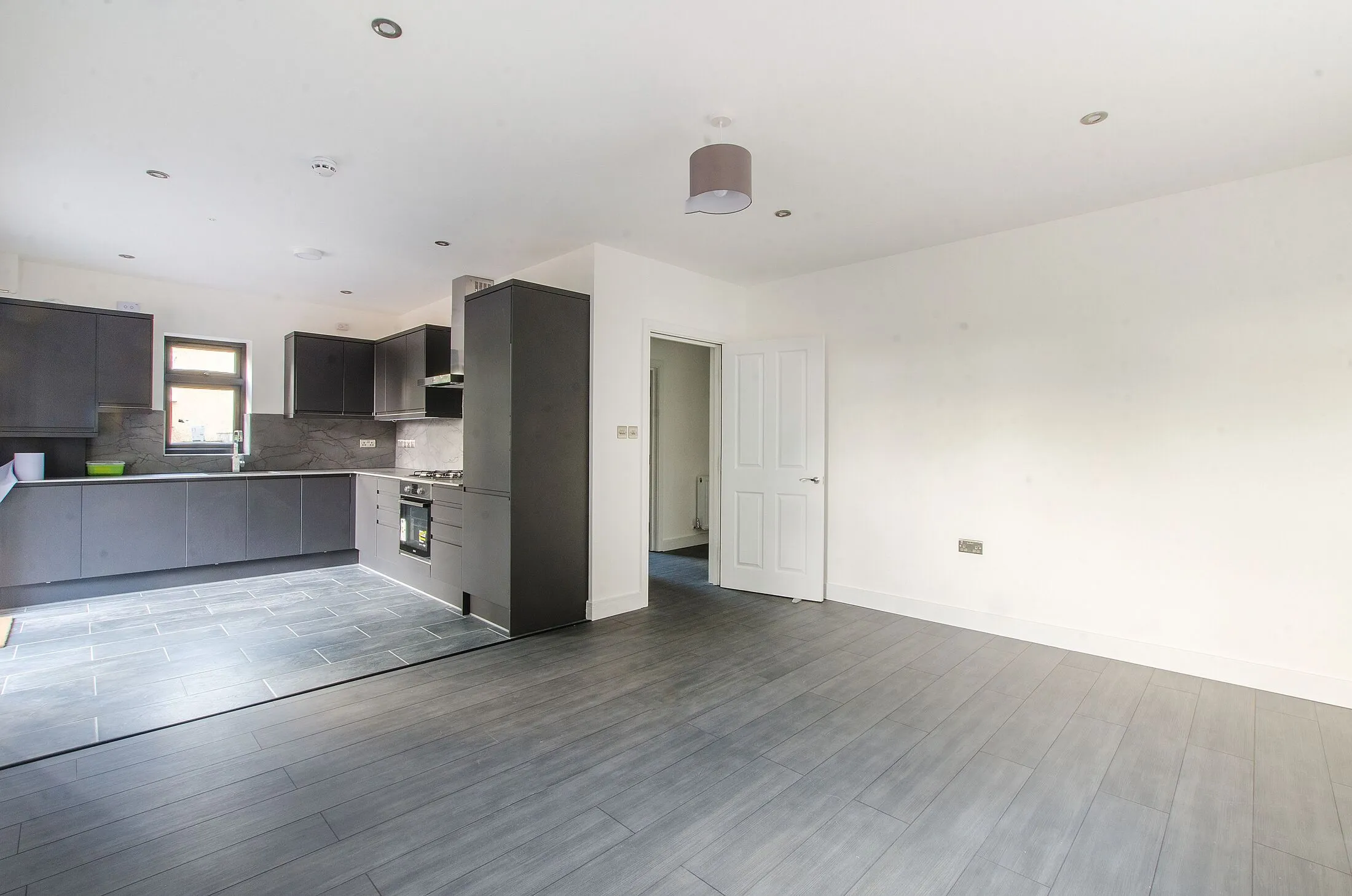 Flat Chesterfield Close in Greater London