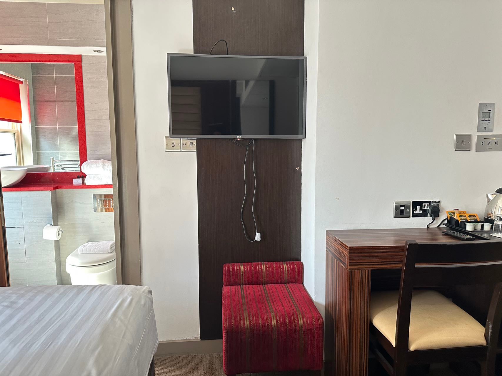 Room Edgware Road in City of Westminster