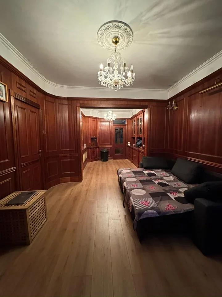 Room Cunningham Road in Greater London
