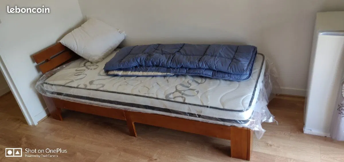 Room Square Georgette Agutte in Saint-Gratien