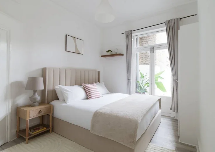 Flat Sterndale Road in Greater London