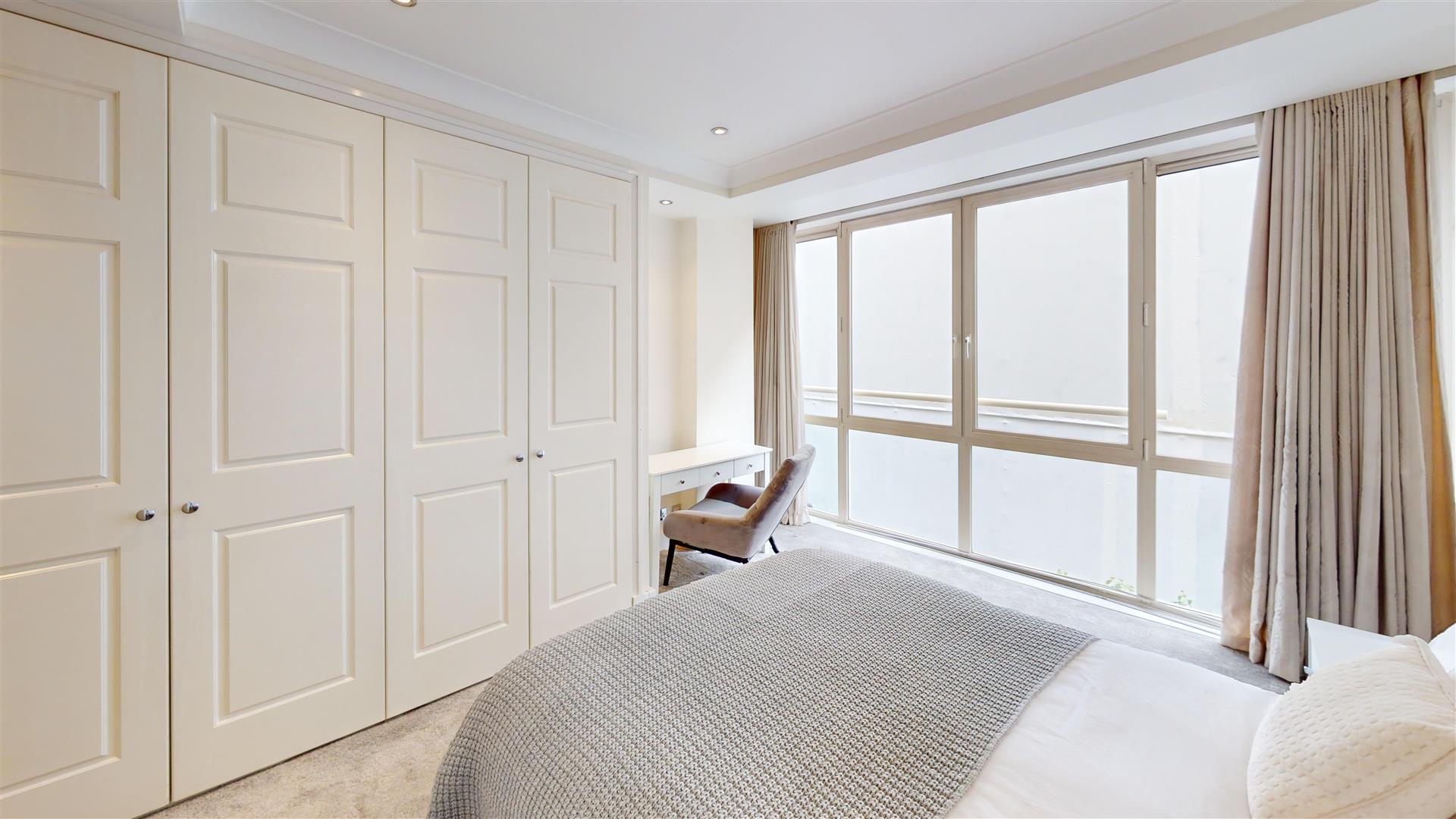 Flat Barrett Street in City of Westminster