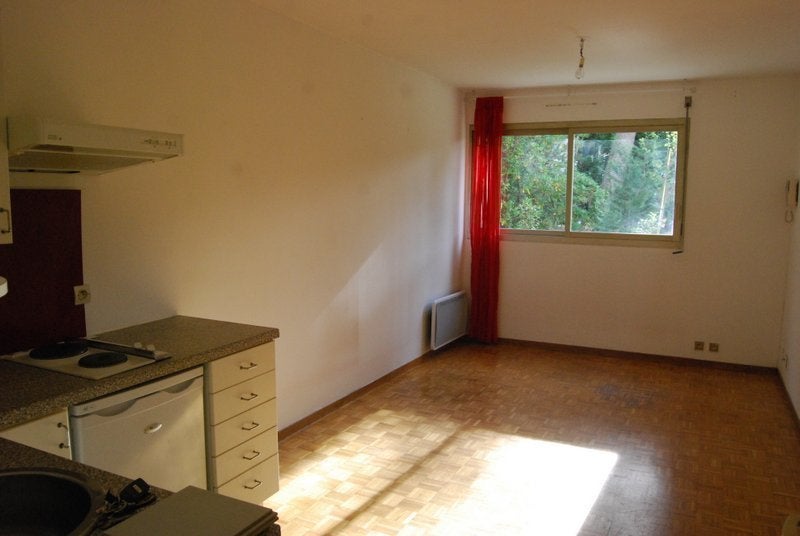 Flat Chemin du Vallon de Toulouse in Marseille