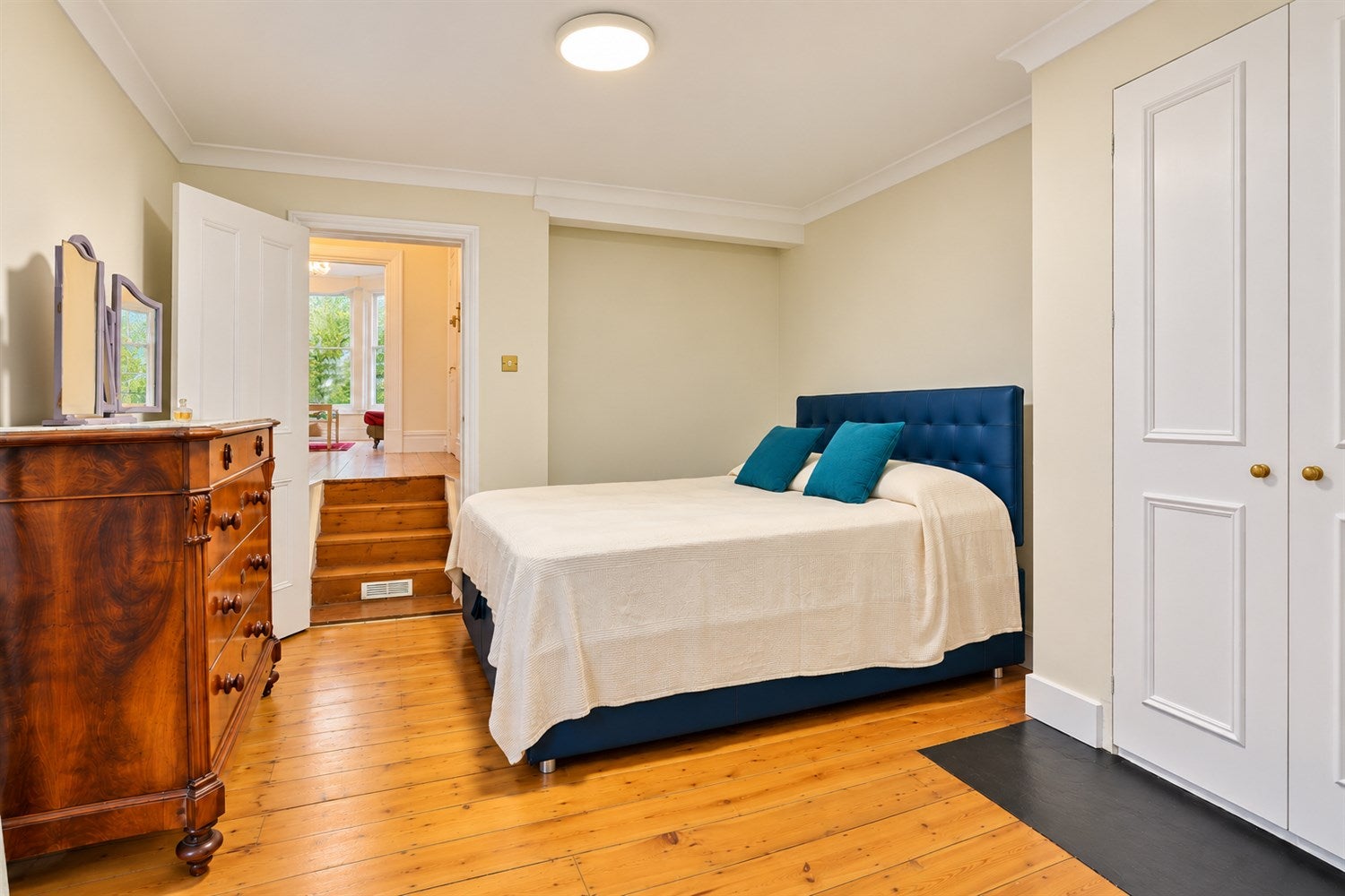 Flat Beauchamp Road in Greater London