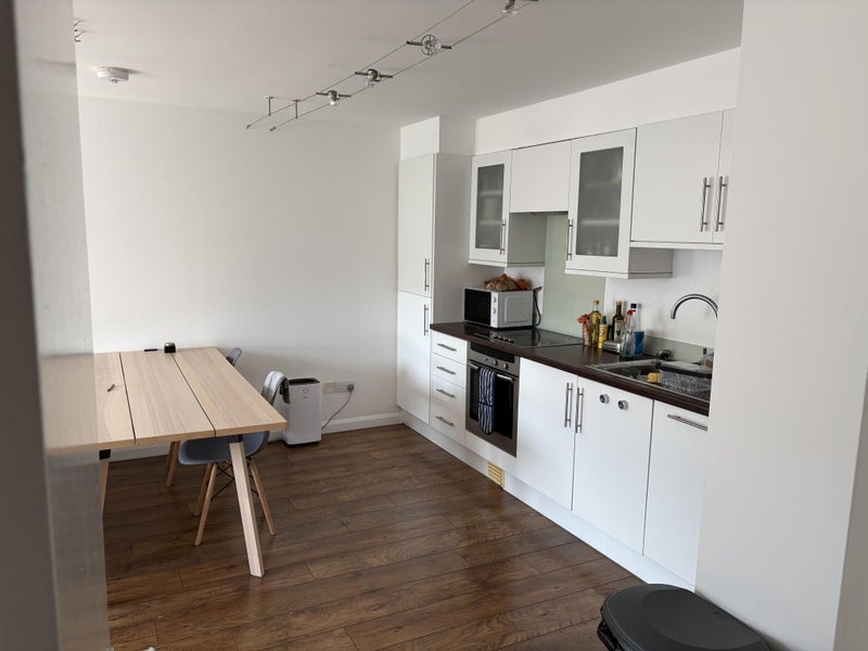 Flat Mare Street in Greater London