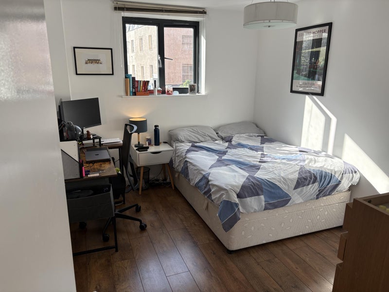 Flat Mare Street in Greater London