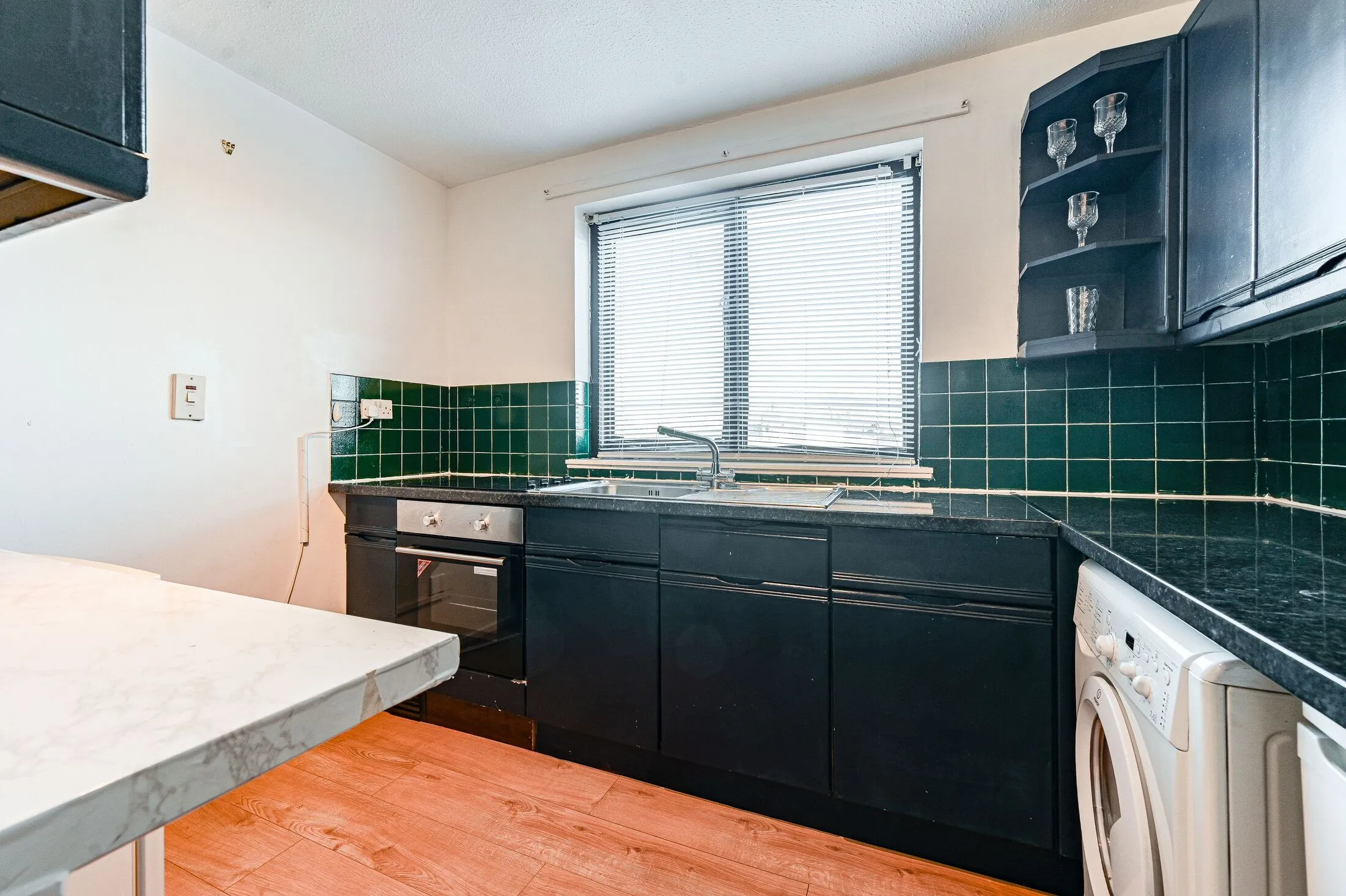 Flat Warwick Road in Greater London