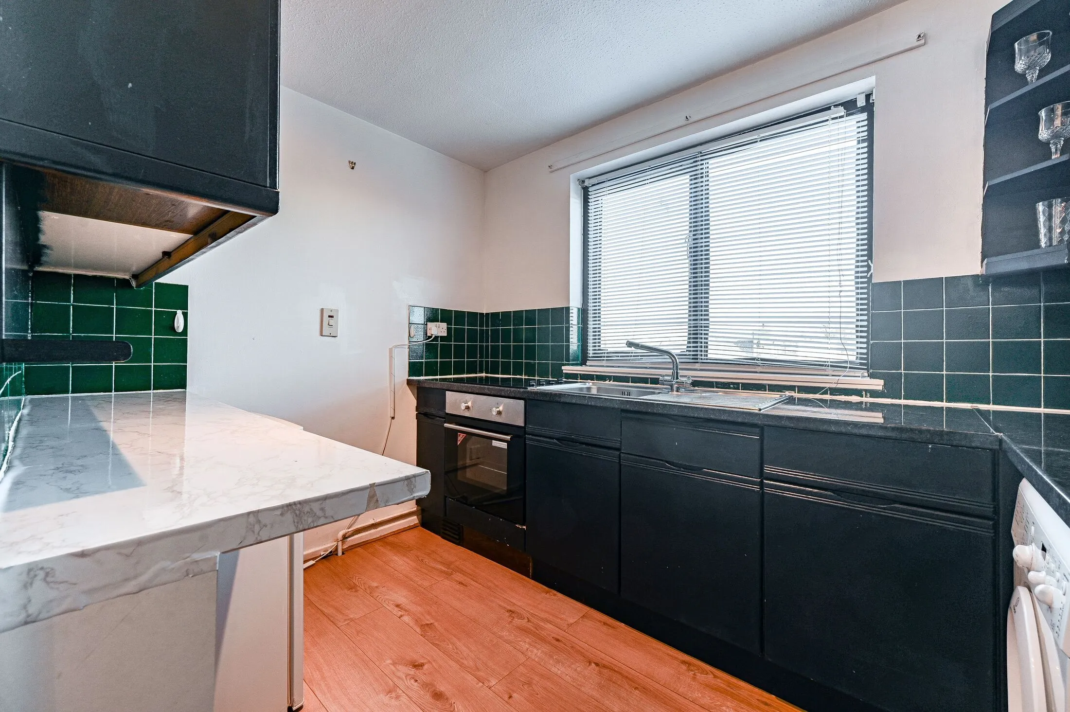 Flat Warwick Road in Greater London
