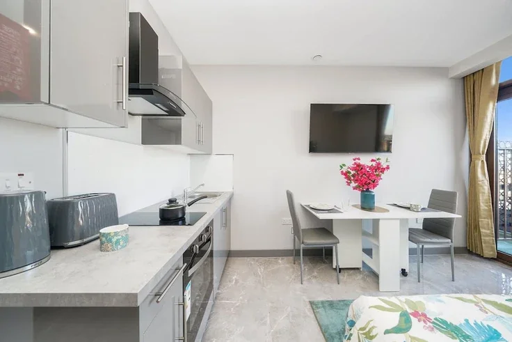 Flat Cranbrook Road in Greater London