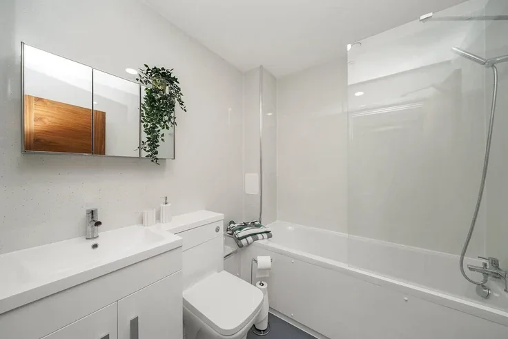 Flat Cranbrook Road in Greater London