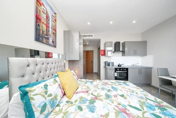 Flat Cranbrook Road in Greater London
