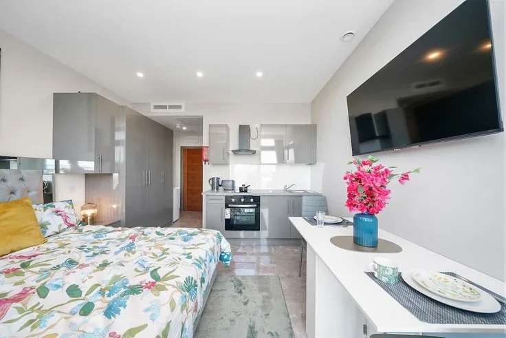 Flat Cranbrook Road in Greater London