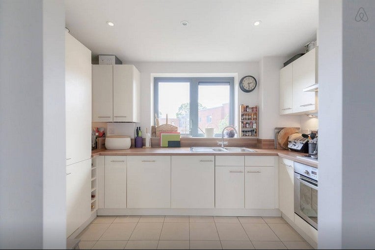 Flat St George's Grove in Greater London