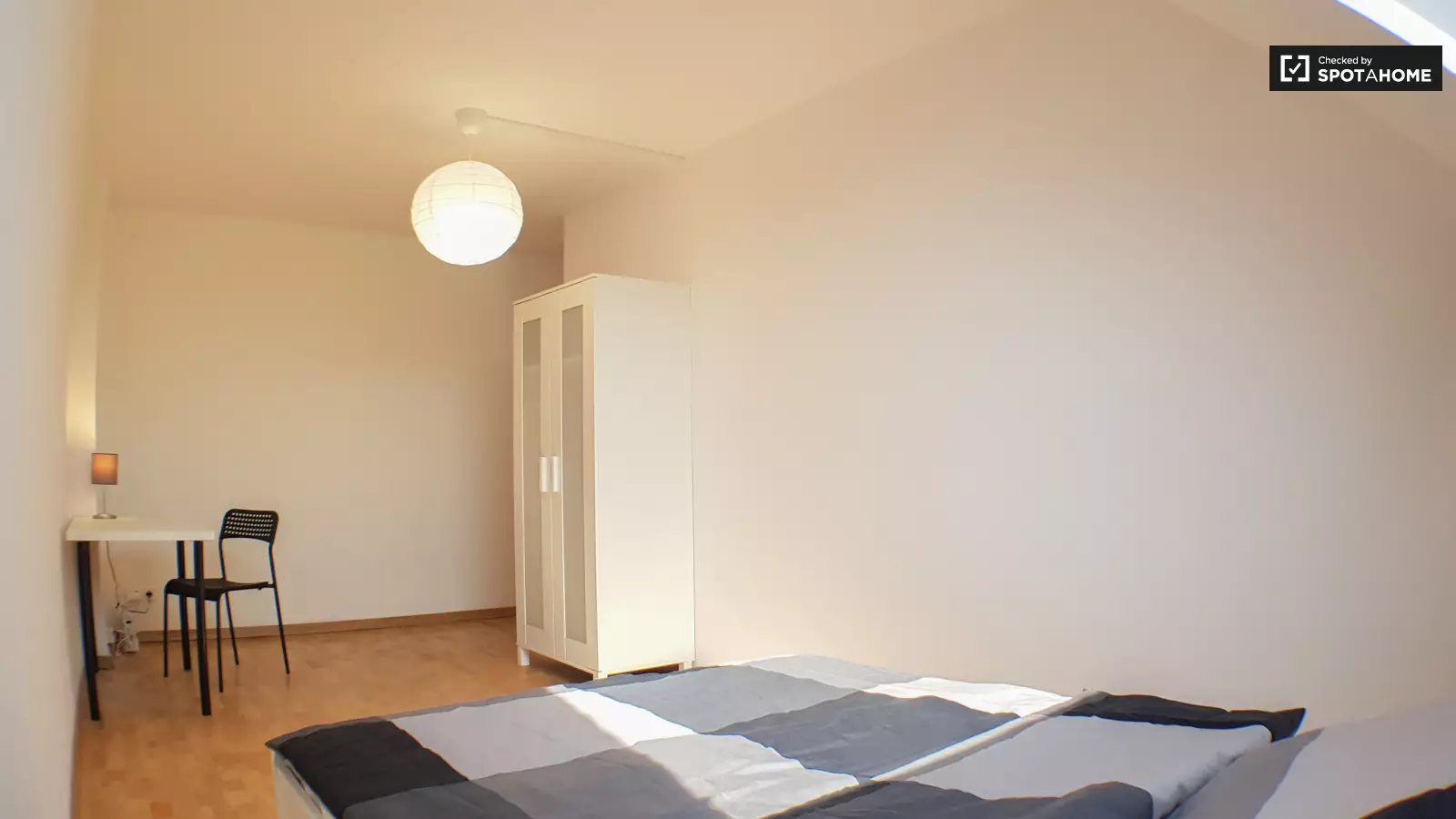 Zimmer Hohenzollerndamm in Berlin