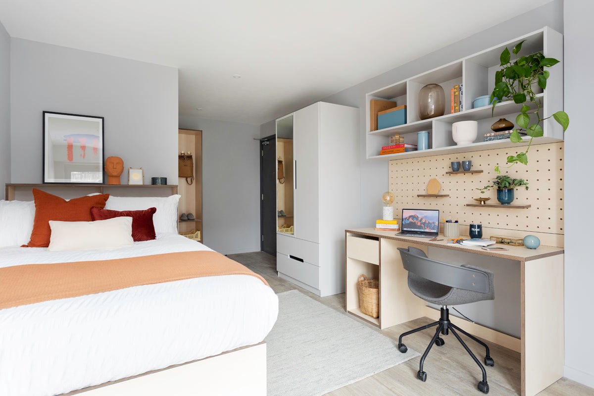 Room Cathedral Street in Glasgow