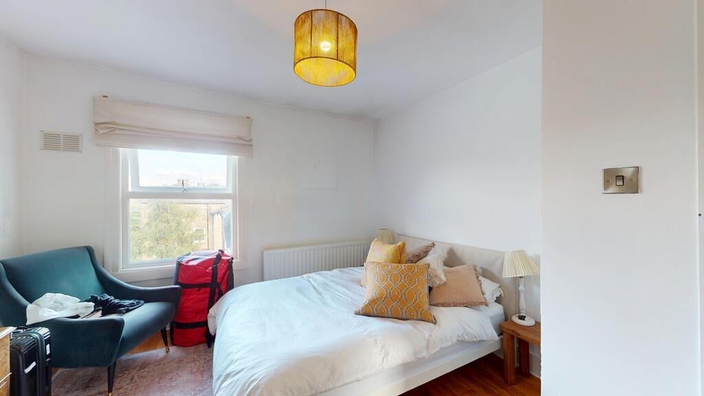 Flat Oakhurst Grove in Greater London