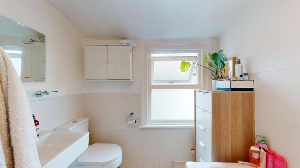 Flat Oakhurst Grove in Greater London