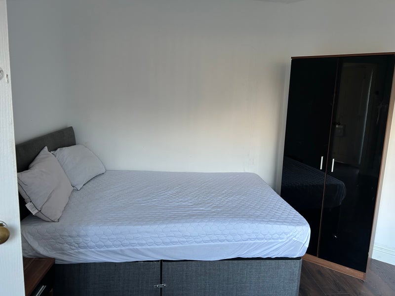 Room Carrfield Close in Salford