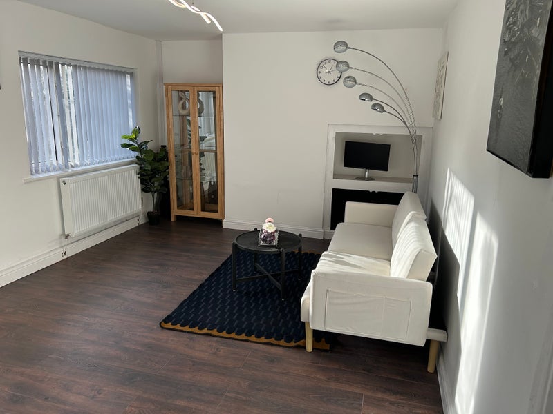 Room Carrfield Close in Salford