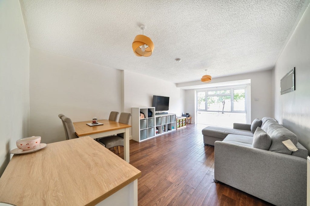 Flat Clover Road in Flitwick