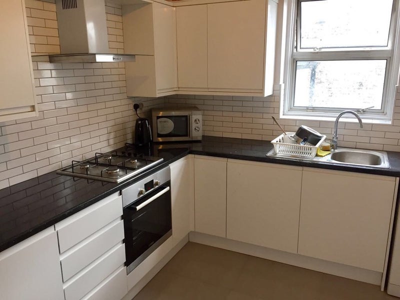 Room Langthorne Road in Greater London