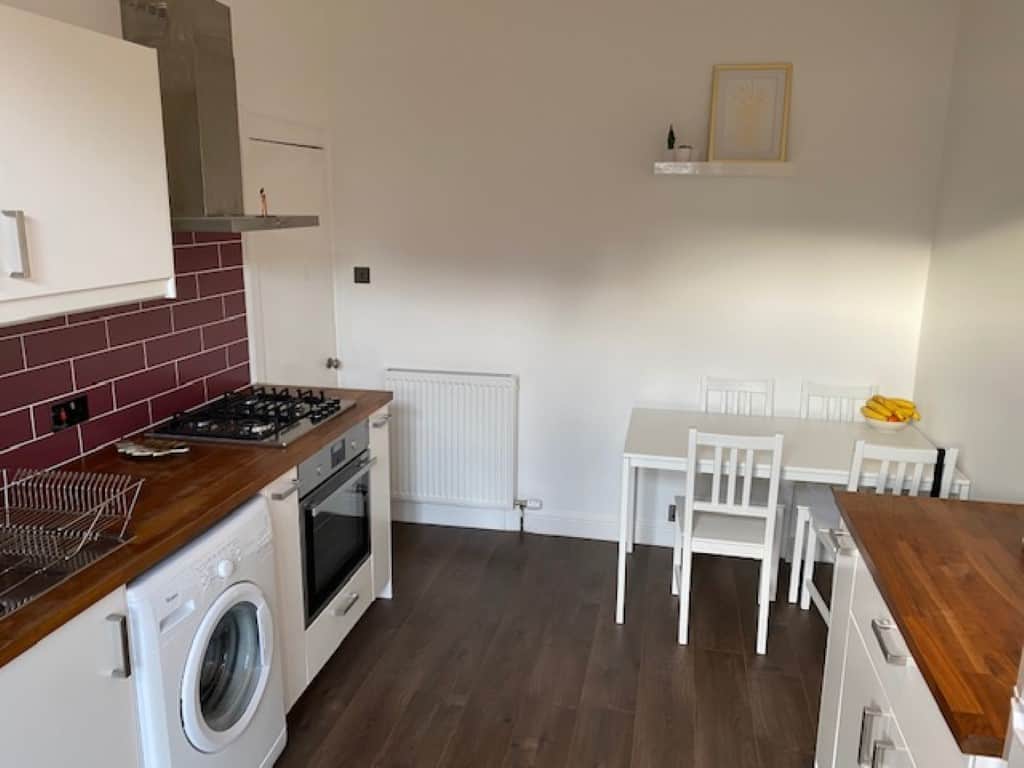 Flat Springfield Place in Roslin