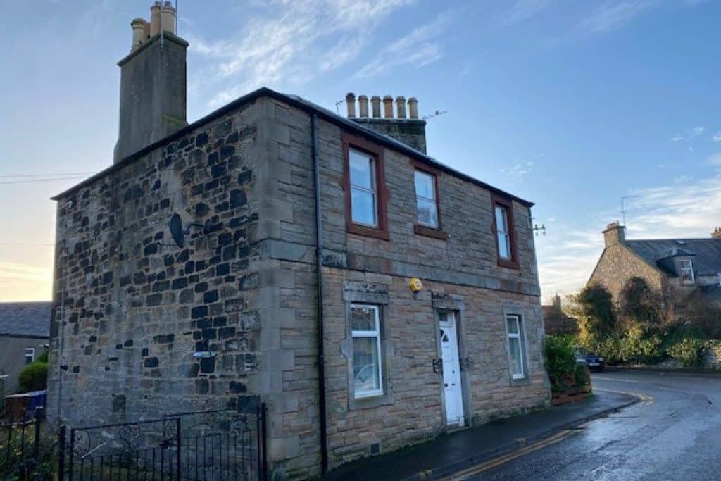 Flat Springfield Place in Roslin
