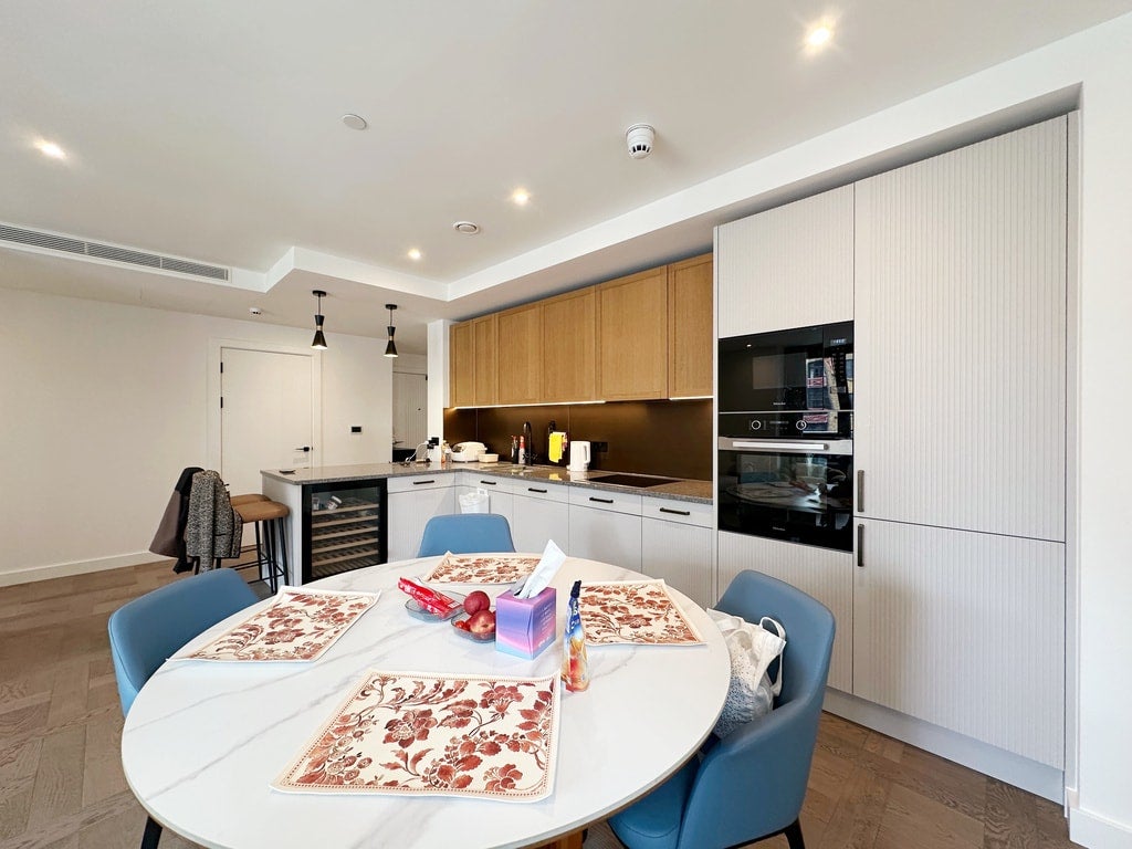 Flat Pennington Quay Walk in Greater London