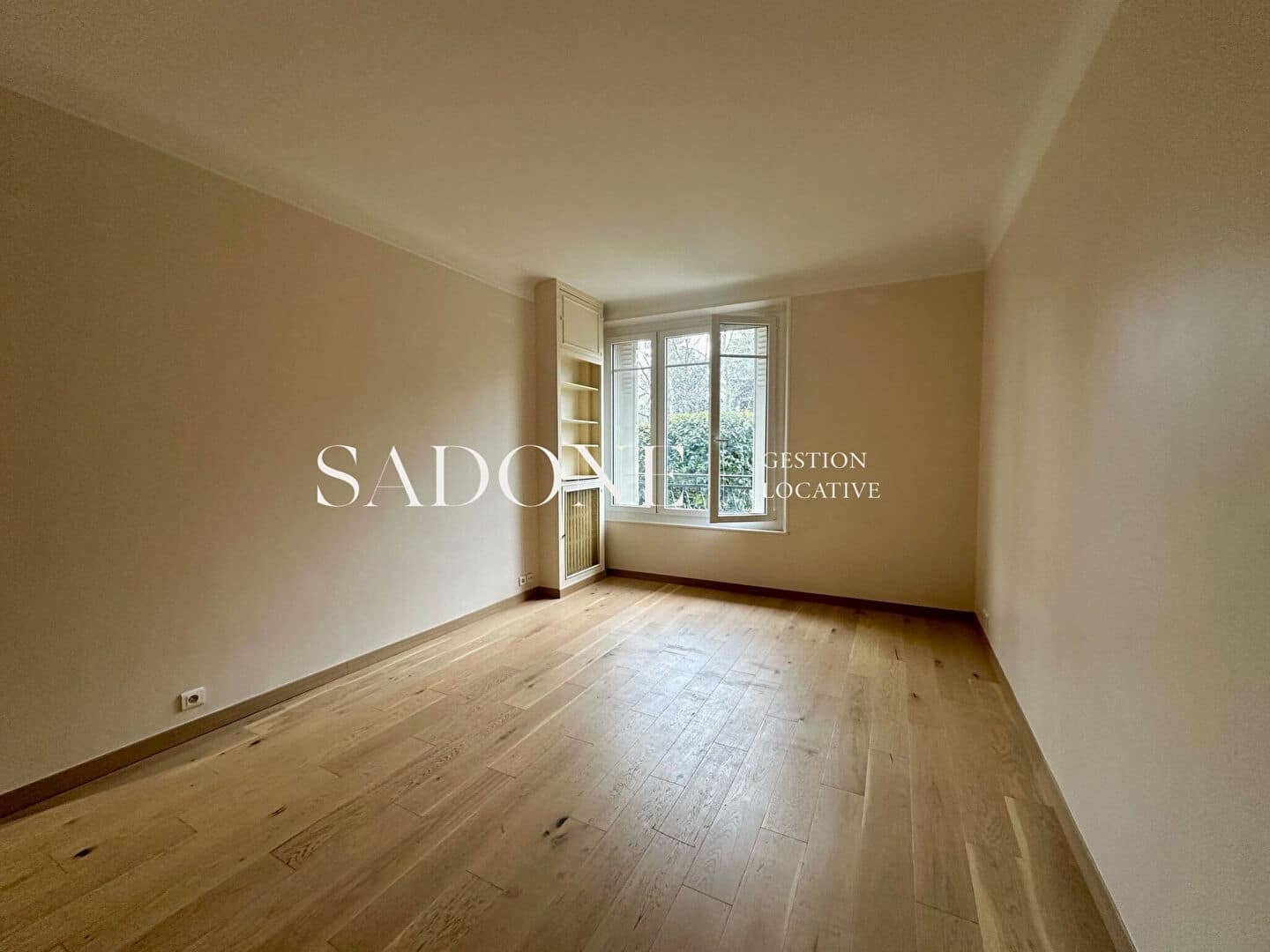 Flat Boulevard Victor Hugo in Neuilly-sur-Seine