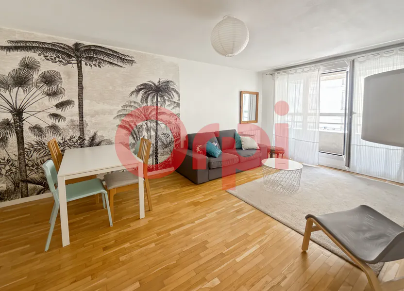 Flat Rue Paul Verlaine in Villeurbanne