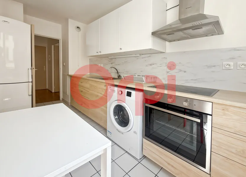 Flat Rue Paul Verlaine in Villeurbanne